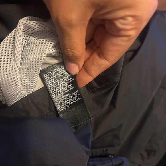 New The North Face Raincoat - Picture 4 of 4